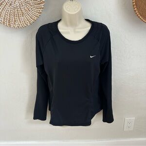Vintage Nike FIT DRY Long-Sleeve Crew Neck Running Tee. Size Large
